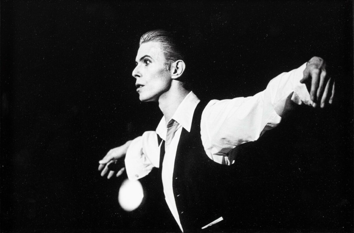 David Bowie photo by Claude Gassian