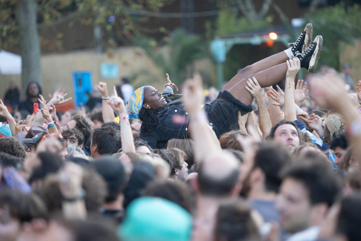 Crowdsurfing at Rock en Seine
