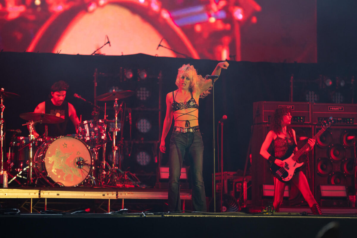 Amyl & THe Sniffers